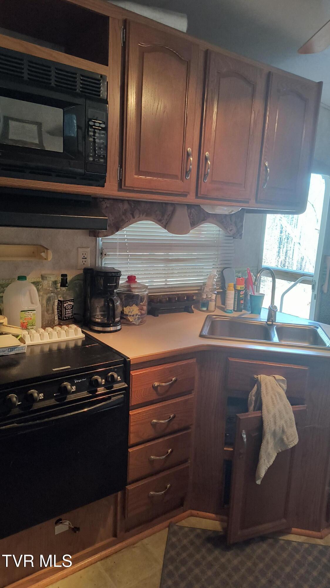 841 Green Road Butler, TN 37640 - Photo 35 of 55 IMG_20250225_124633266_HDR