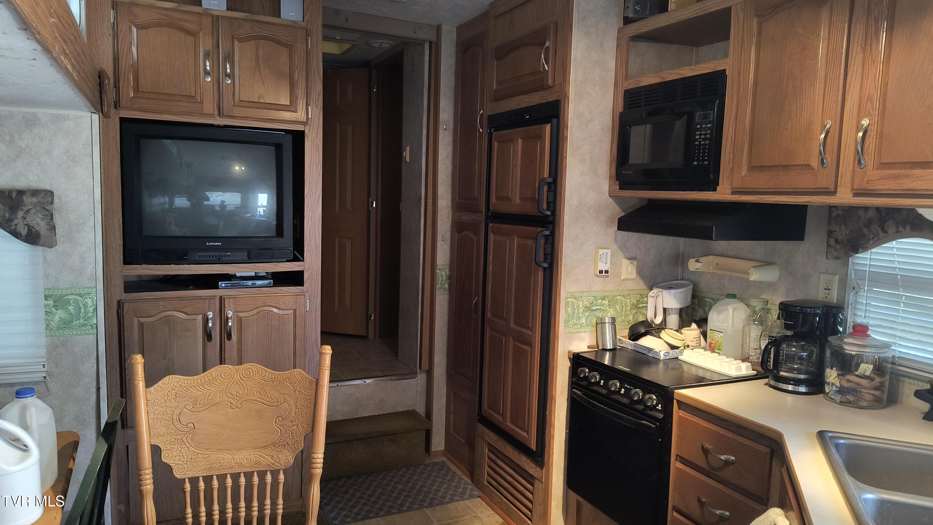 841 Green Road Butler, TN 37640 - Photo 36 of 55 IMG_20250225_124643301_HDR