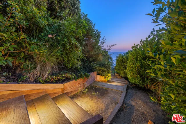 $11,450,000 | 32804 Pacific Coast Highway, Malibu, CA 90265