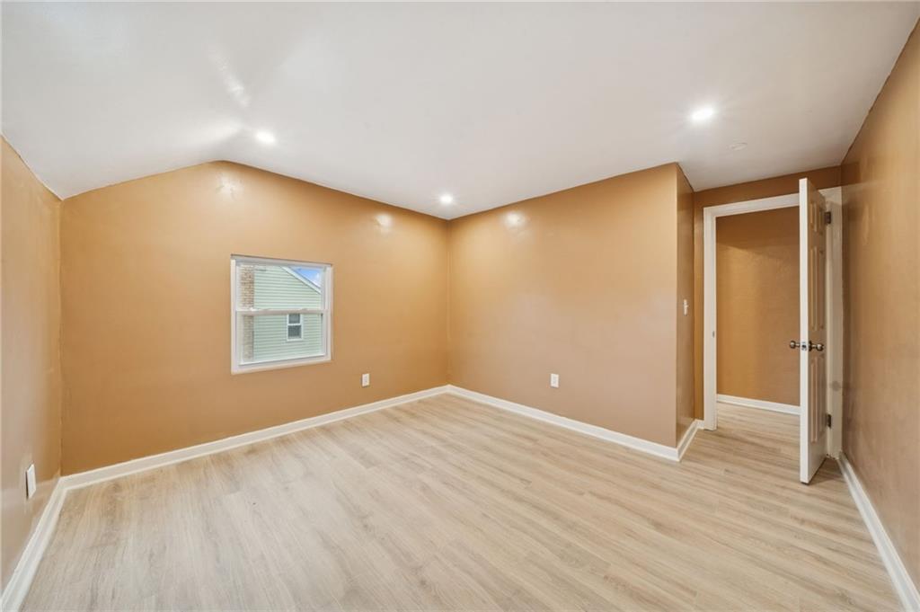 559 Hamil Road Verona, PA 15147 - Photo 12 of 23 Gallery Image 12