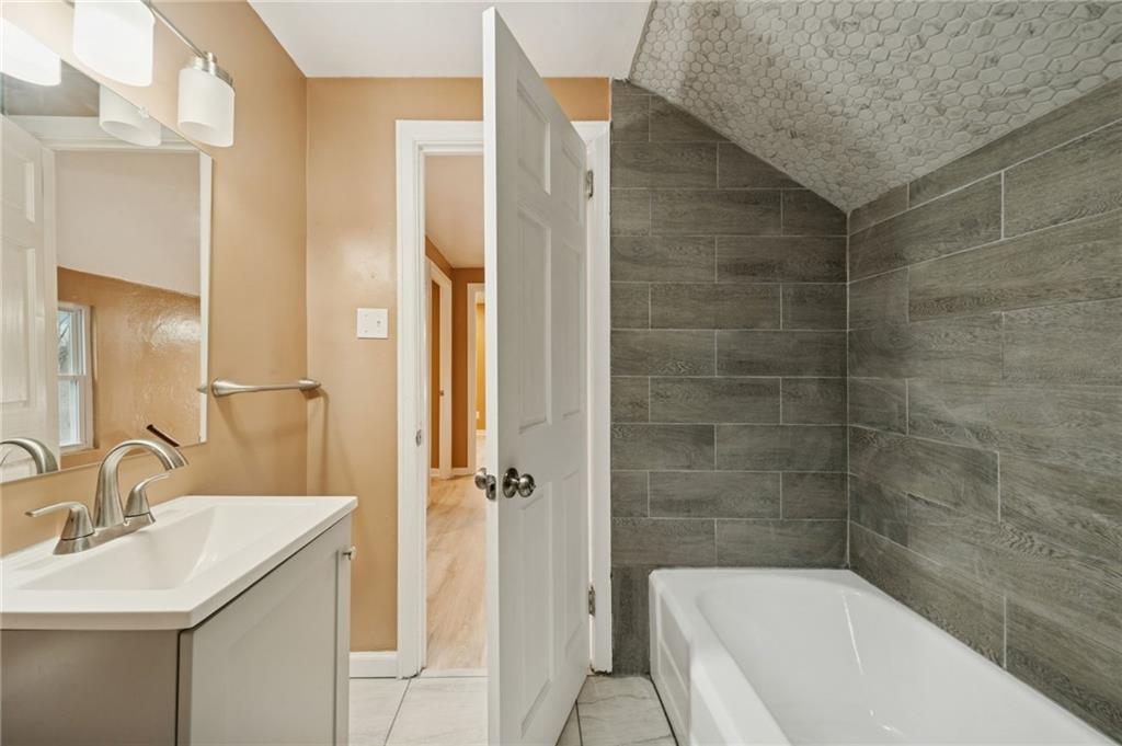 559 Hamil Road Verona, PA 15147 - Photo 16 of 23 Gallery Image 16