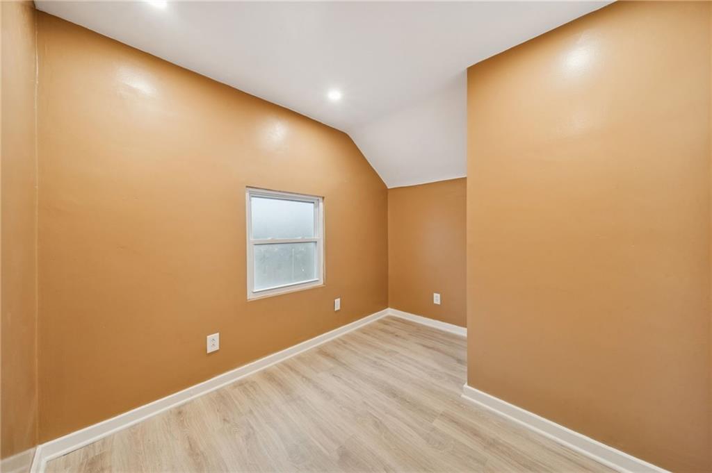 559 Hamil Road Verona, PA 15147 - Photo 17 of 23 Gallery Image 17