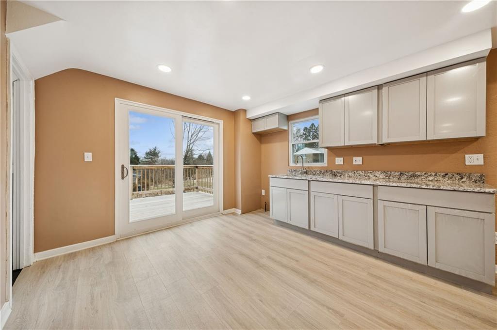 559 Hamil Road Verona, PA 15147 - Photo 6 of 23 Gallery Image 6
