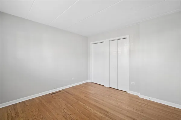 $2,450 | 319 Vine Avenue, Unit A, Park Ridge, IL 60068