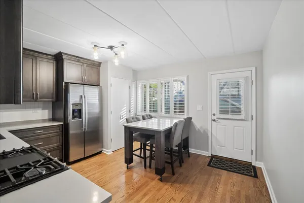 $2,450 | 319 Vine Avenue, Unit A, Park Ridge, IL 60068