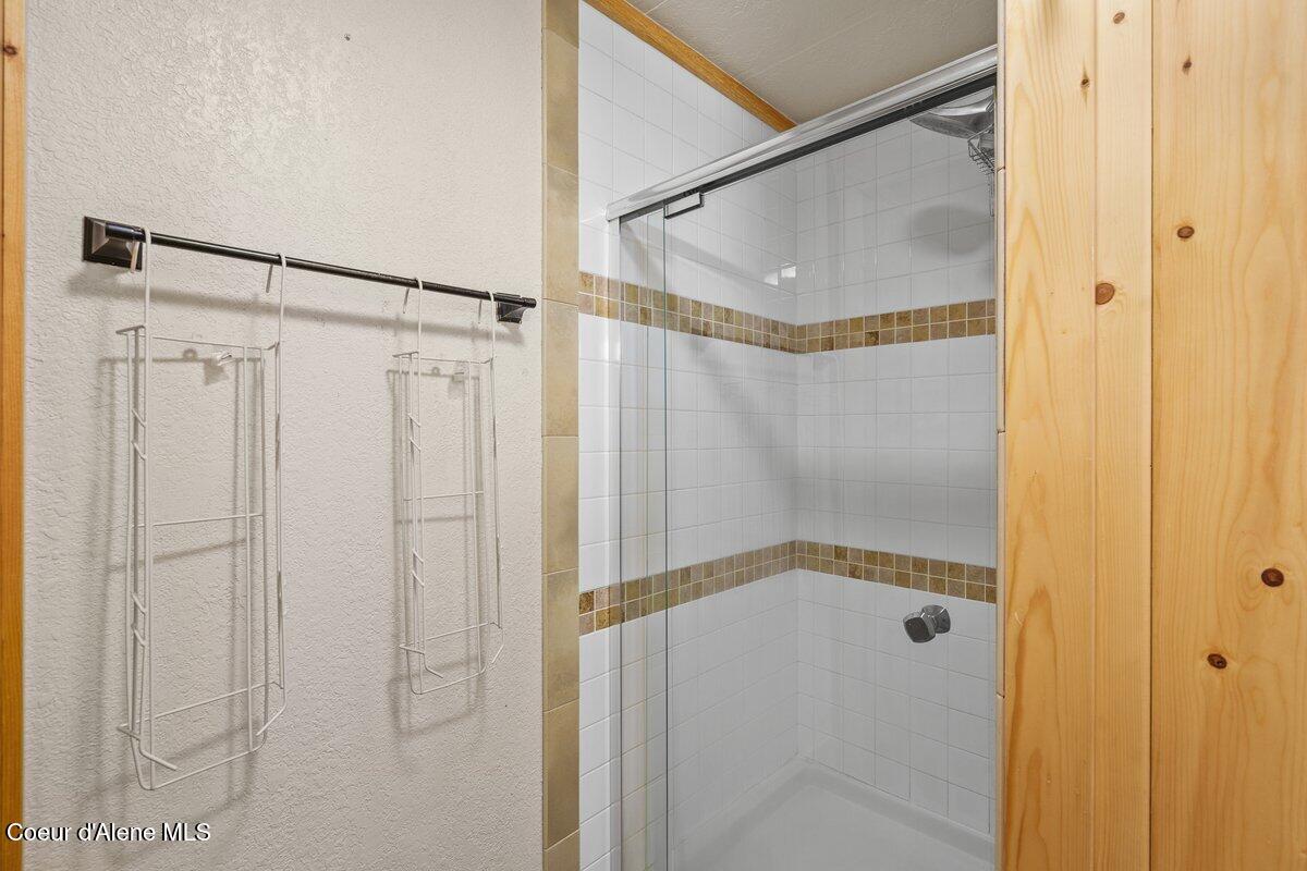 27453 North Ramsey Road Athol, ID 83801 - Photo 27 of 53 Primary shower