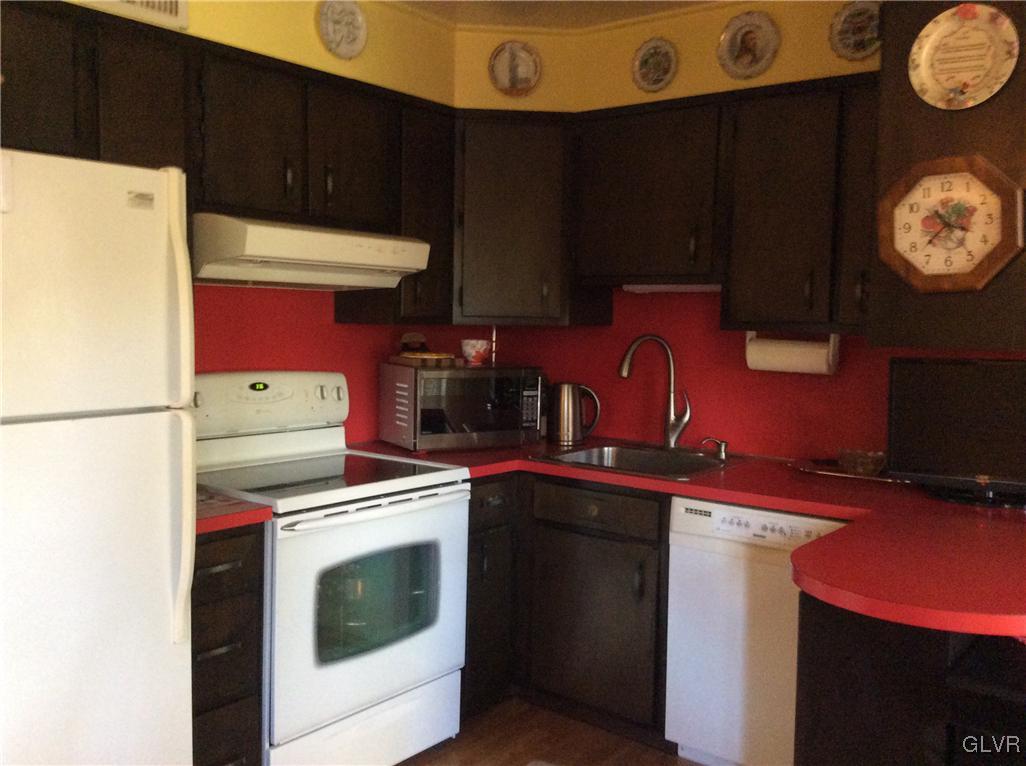 2702 Brunner Road Emmaus, PA 18049 - Photo 7 of 28 Kitchen