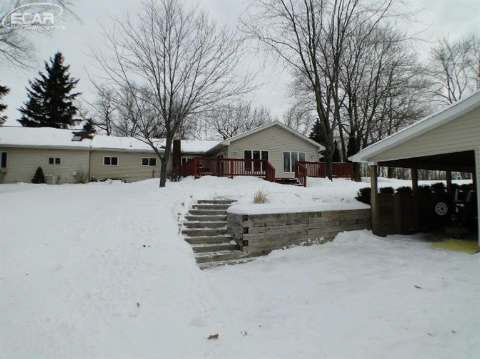 11108 White Lake Road Fenton, MI 48430 - Photo 28 of 33 20430561-27.JPG
