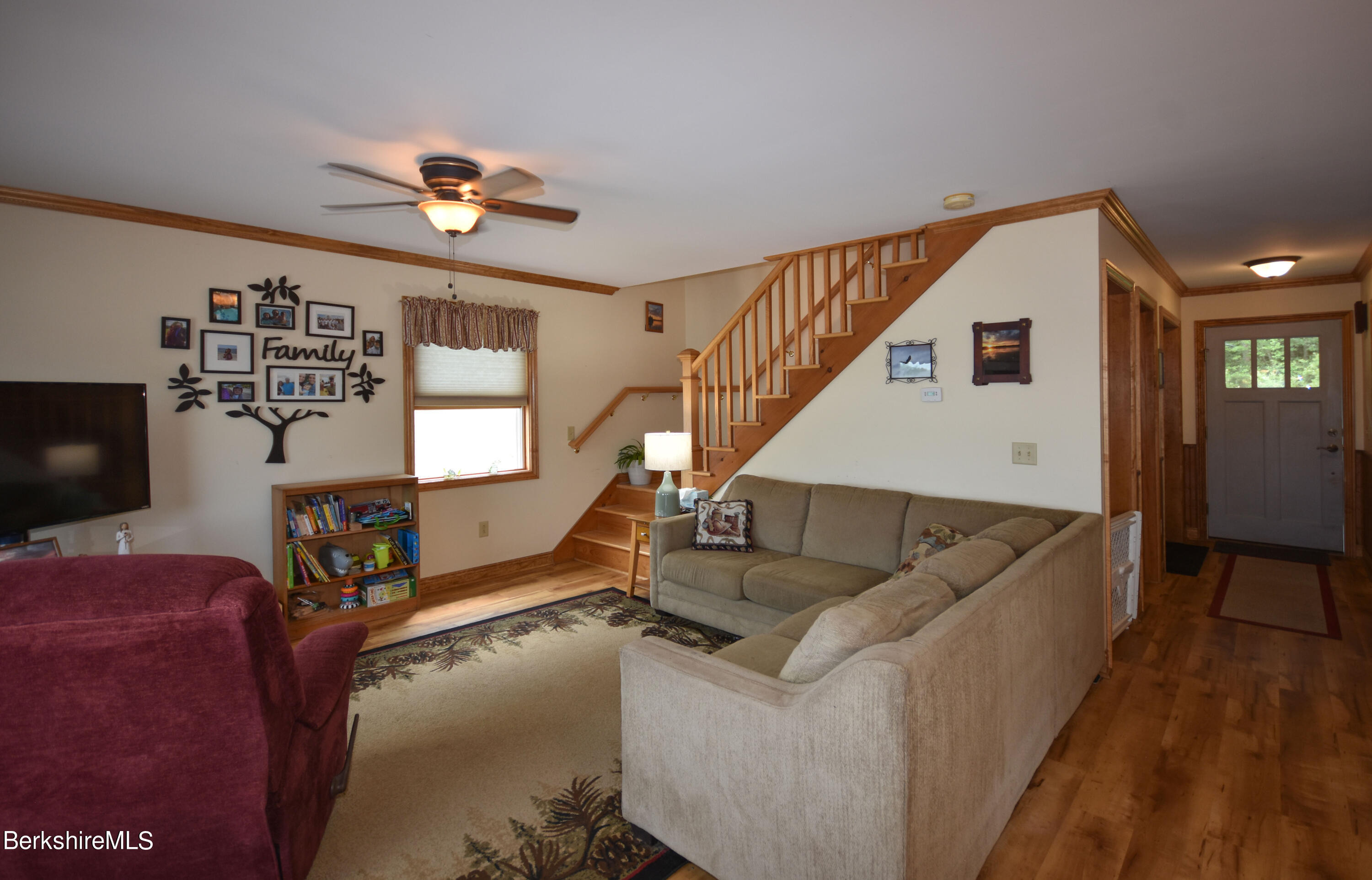 153 Shore Road Hinsdale, MA 01235 - Photo 29 of 55 Living Room