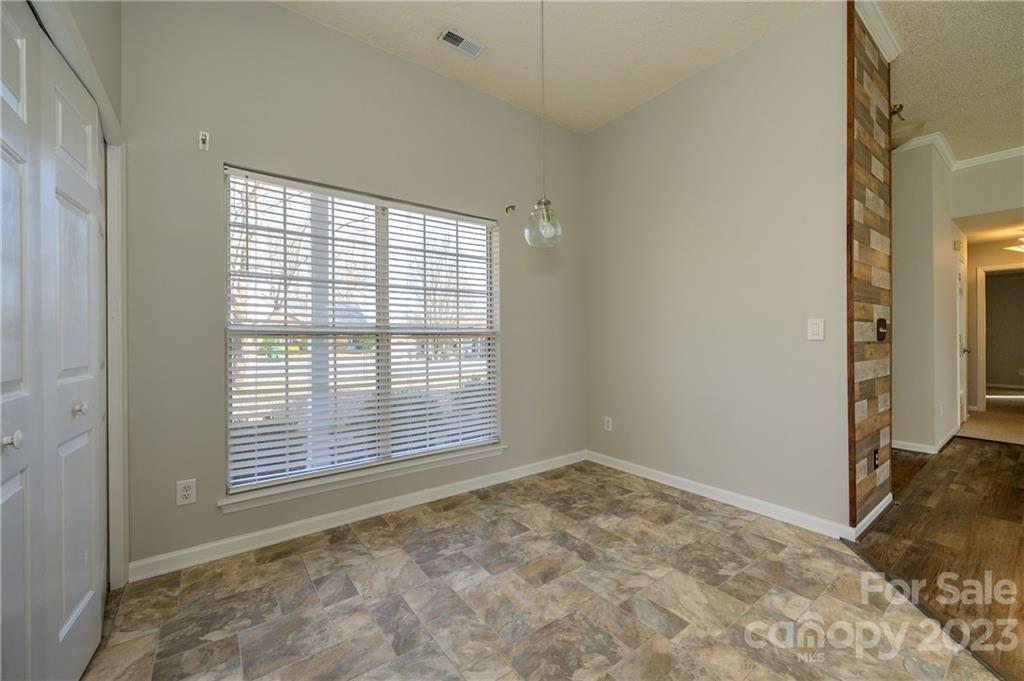 9814 Dunfries Road Matthews, NC 28105 - Photo 10 of 26 Gallery Image 10