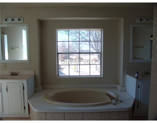 2411 Gally Road Pahrump, NV 89060 - Photo 11 of 23 Master Bath/Spa.