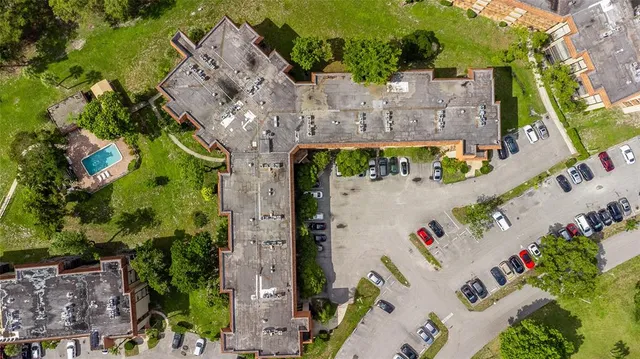 $200,000 | 6201 North Falls Cir Drive, Unit 403, Lauderhill, FL 33319