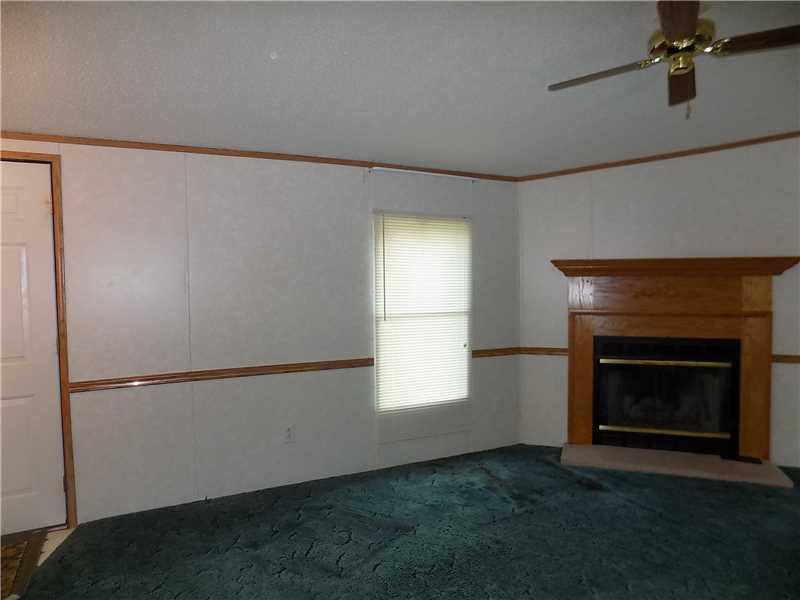 1101 South Lake Road, Unit 238 Mercer, PA 16137 - Photo 8 of 23 Living Room.