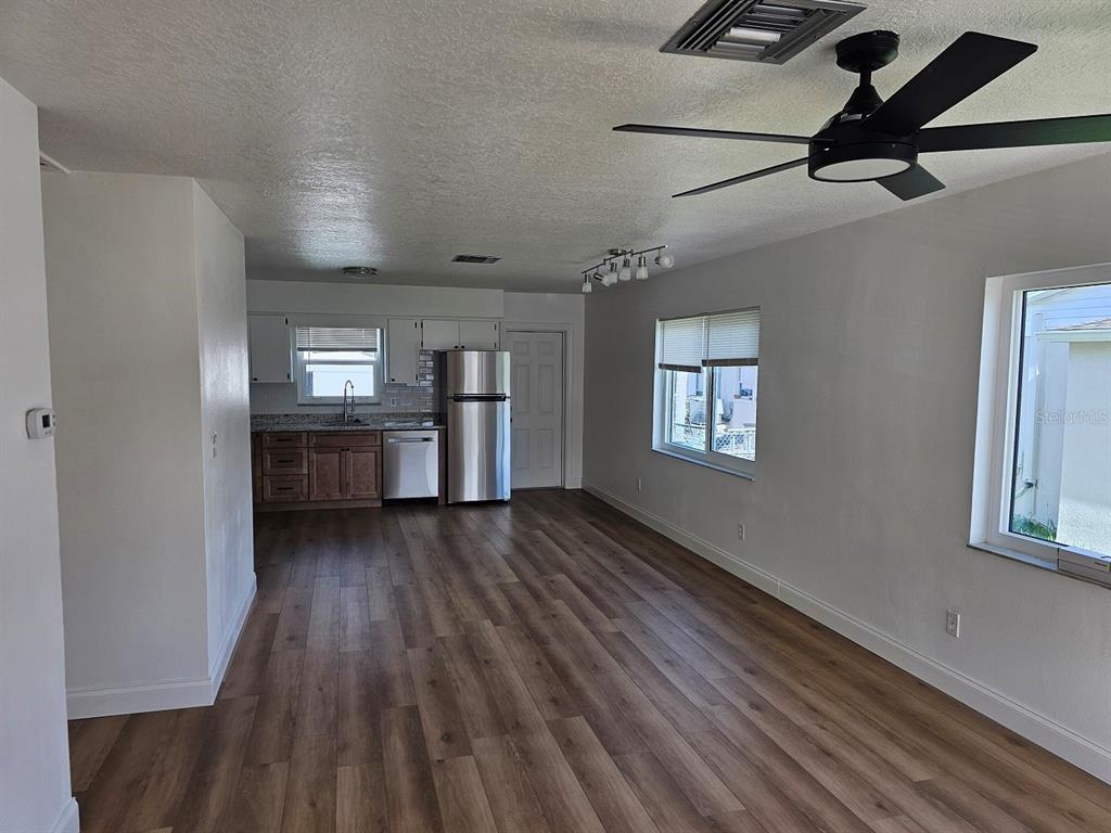 175 174th Terrace East, Unit 2 Redington Shores, FL 33708 - Photo 3 of 24