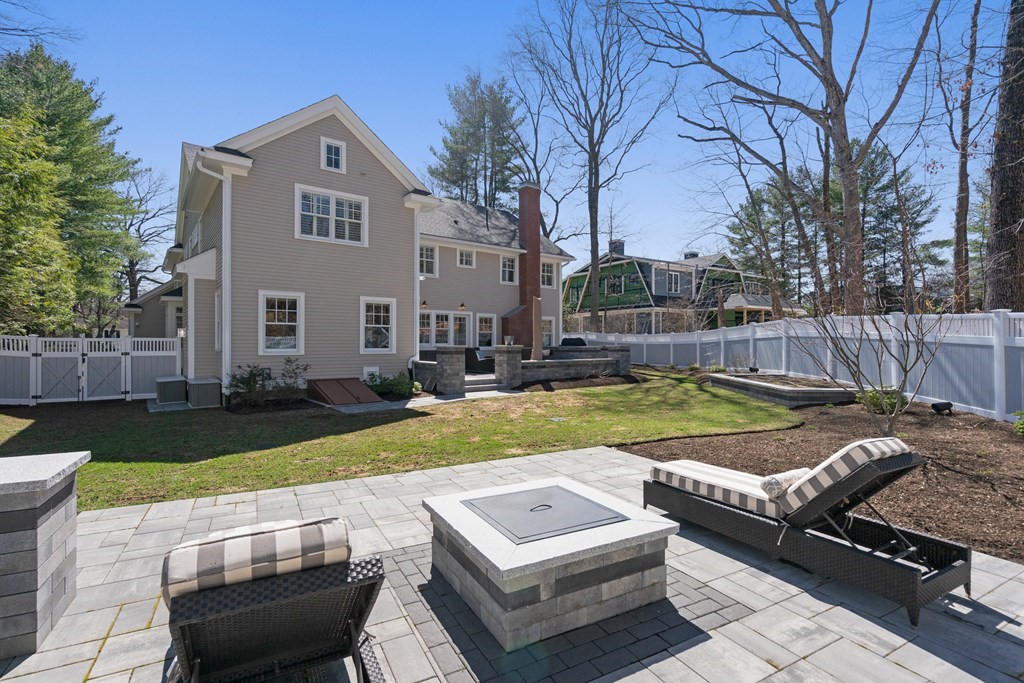 17 Sturbridge Road Wellesley, MA 02481 - Photo 32 of 35