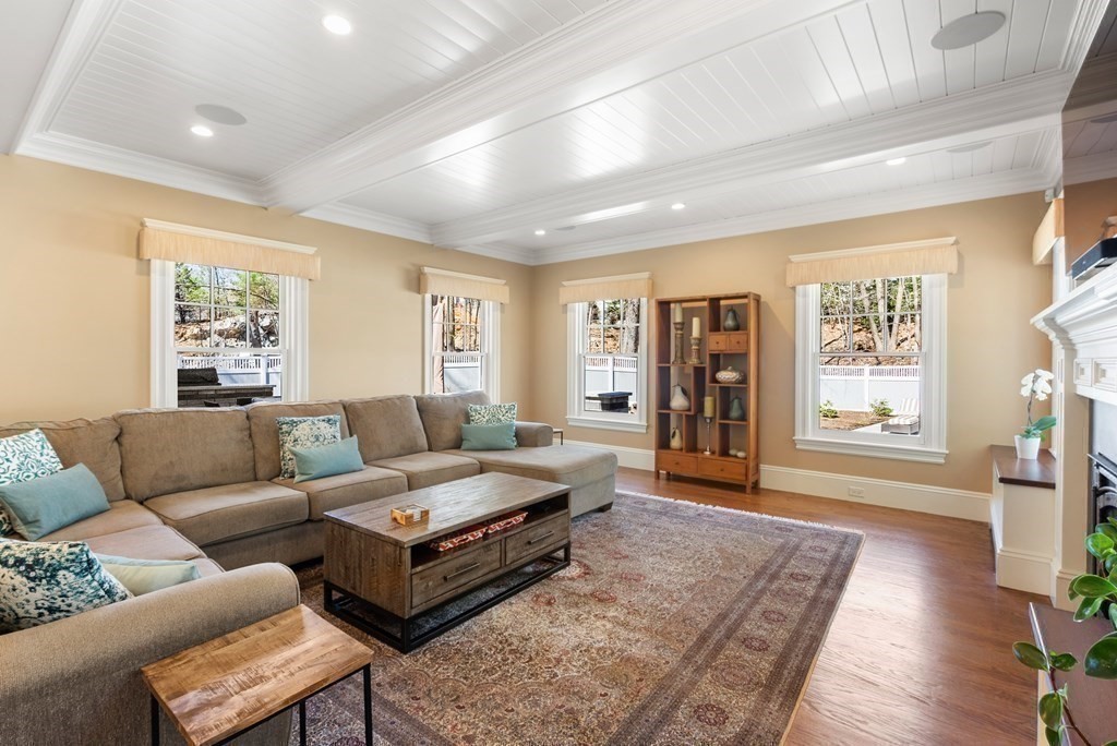 17 Sturbridge Road Wellesley, MA 02481 - Photo 8 of 35