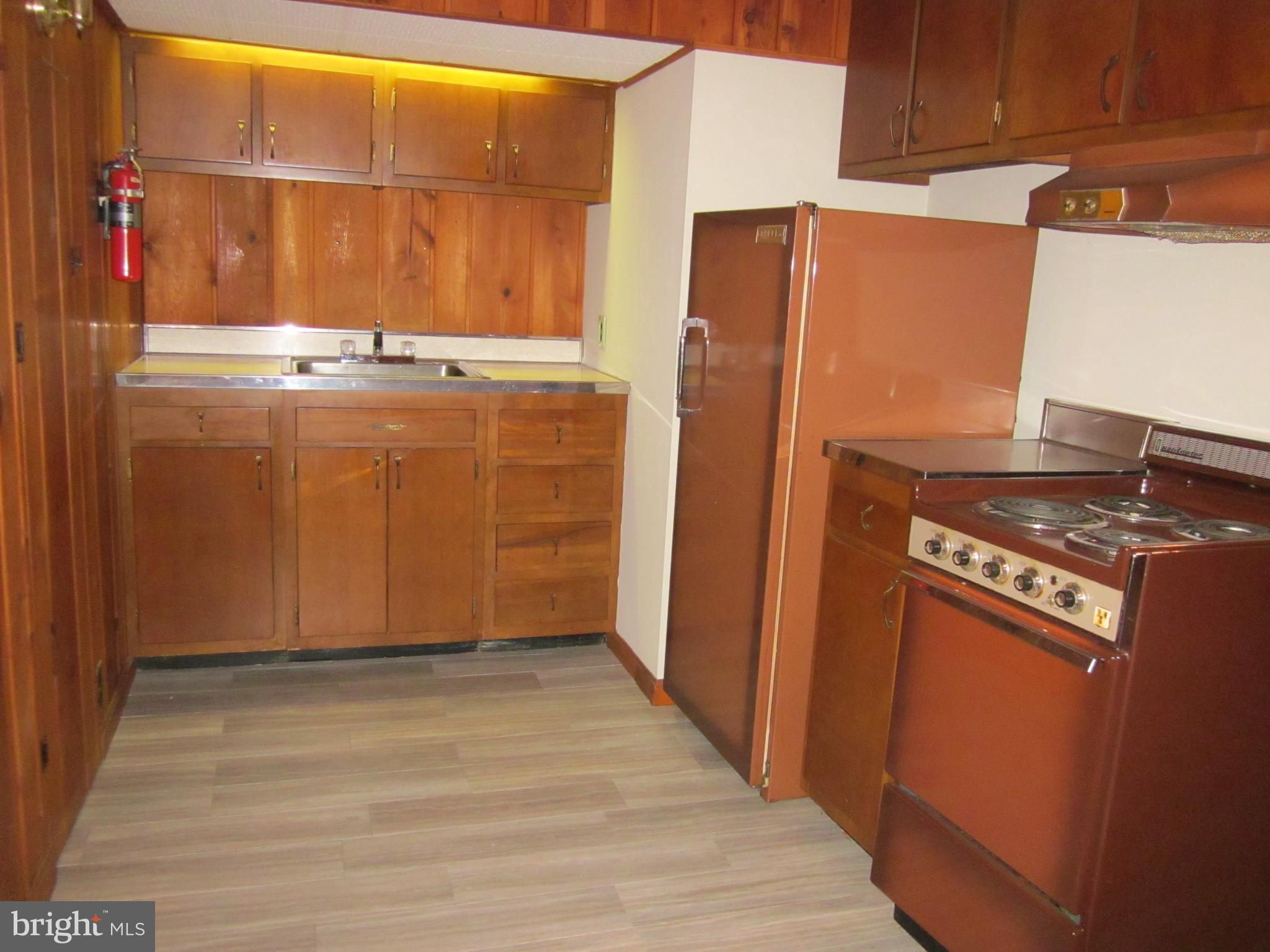 7006 Catlett Street Springfield, VA 22151 - Photo 20 of 30 Family Room