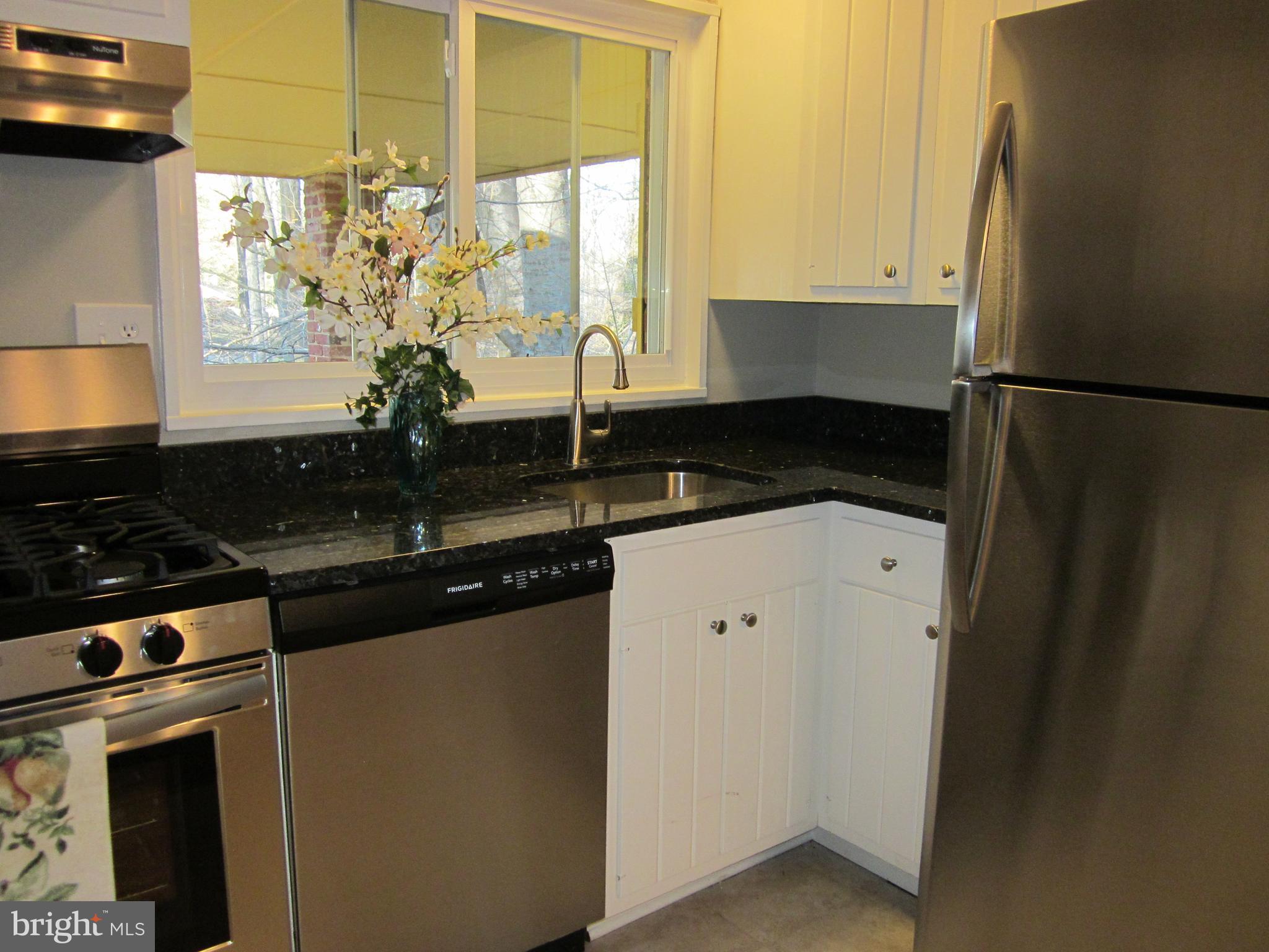 7006 Catlett Street Springfield, VA 22151 - Photo 8 of 30 Kitchen