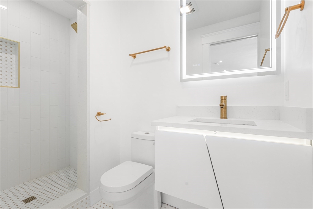 22 Prescott Street, Unit 2 Salem, MA 01970 - Photo 16 of 32