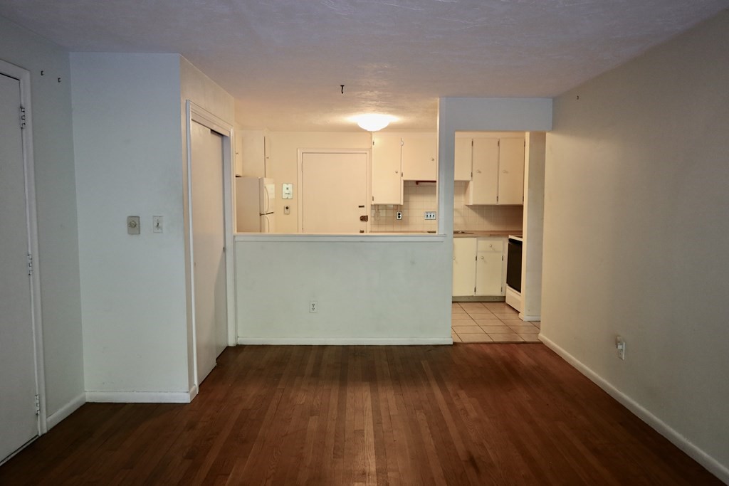 20 Hamilton Road, Unit 201 Arlington, MA 02474 - Photo 2 of 10 Gallery Image 2