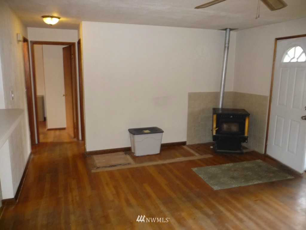 4509 Northeast 17th Place Renton, WA 98059 - Photo 2 of 3