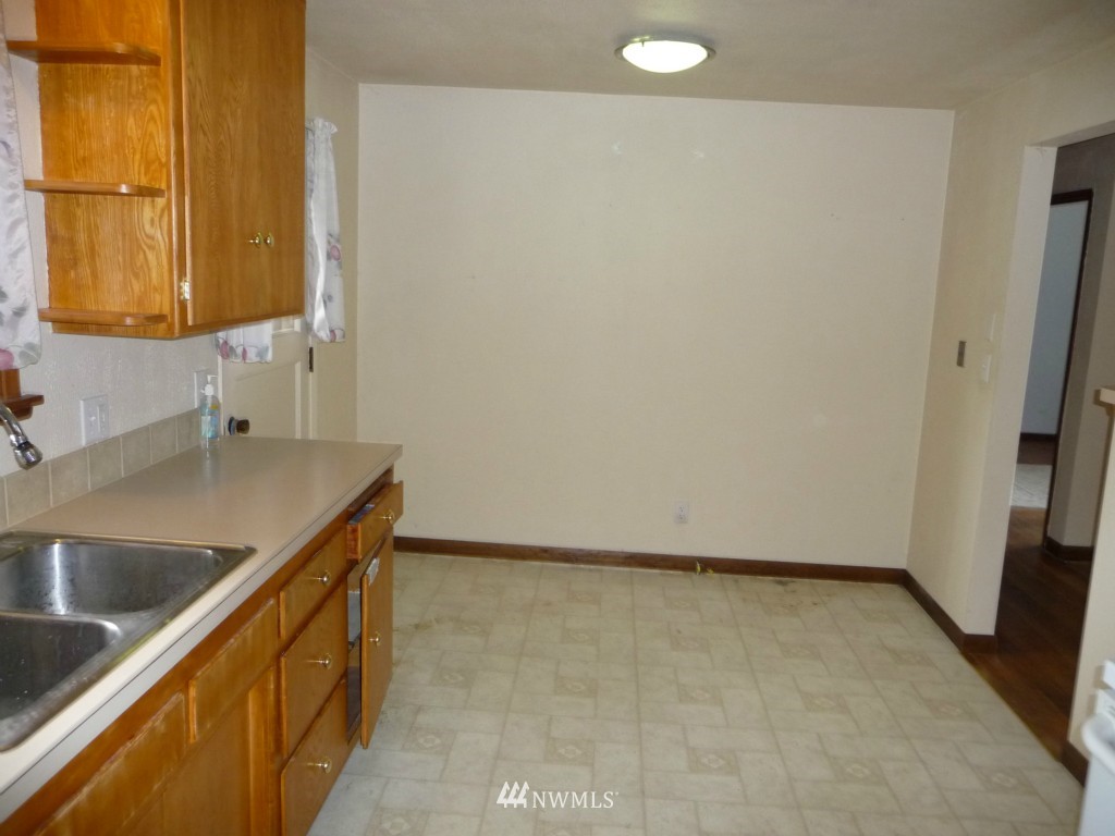 4509 Northeast 17th Place Renton, WA 98059 - Photo 3 of 3