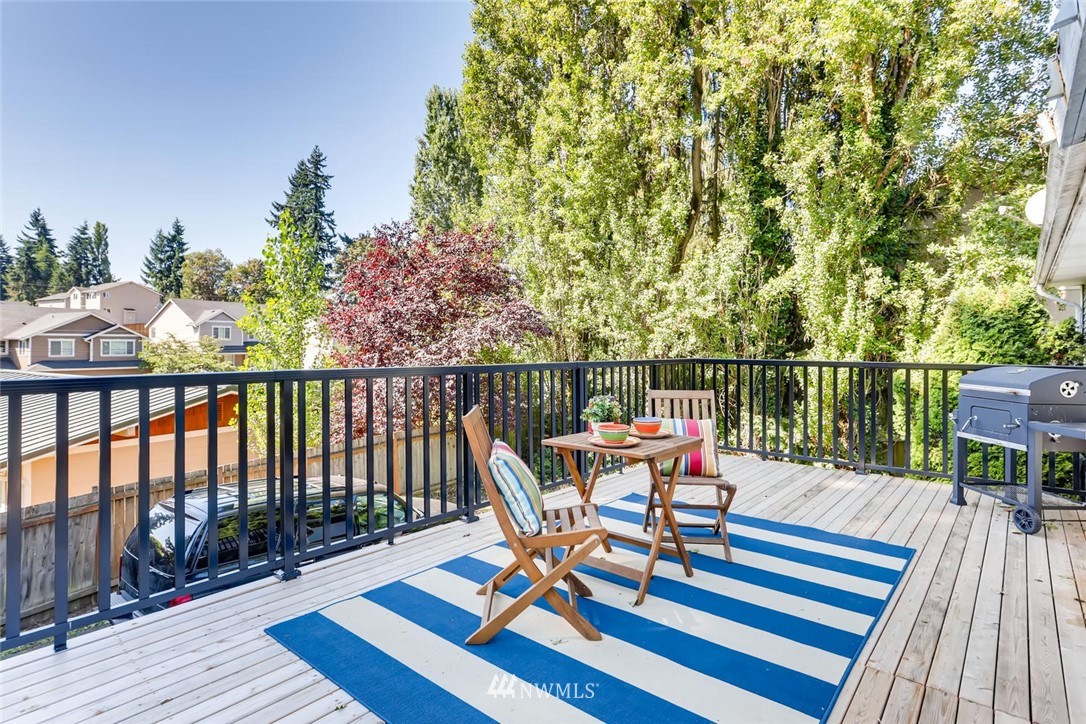 2025 Northeast 27th Street Renton, WA 98056 - Photo 12 of 25