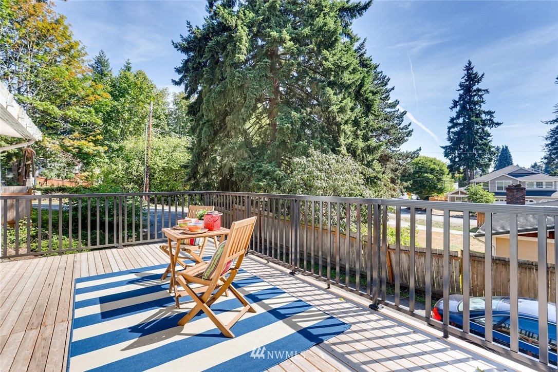 2025 Northeast 27th Street Renton, WA 98056 - Photo 13 of 25