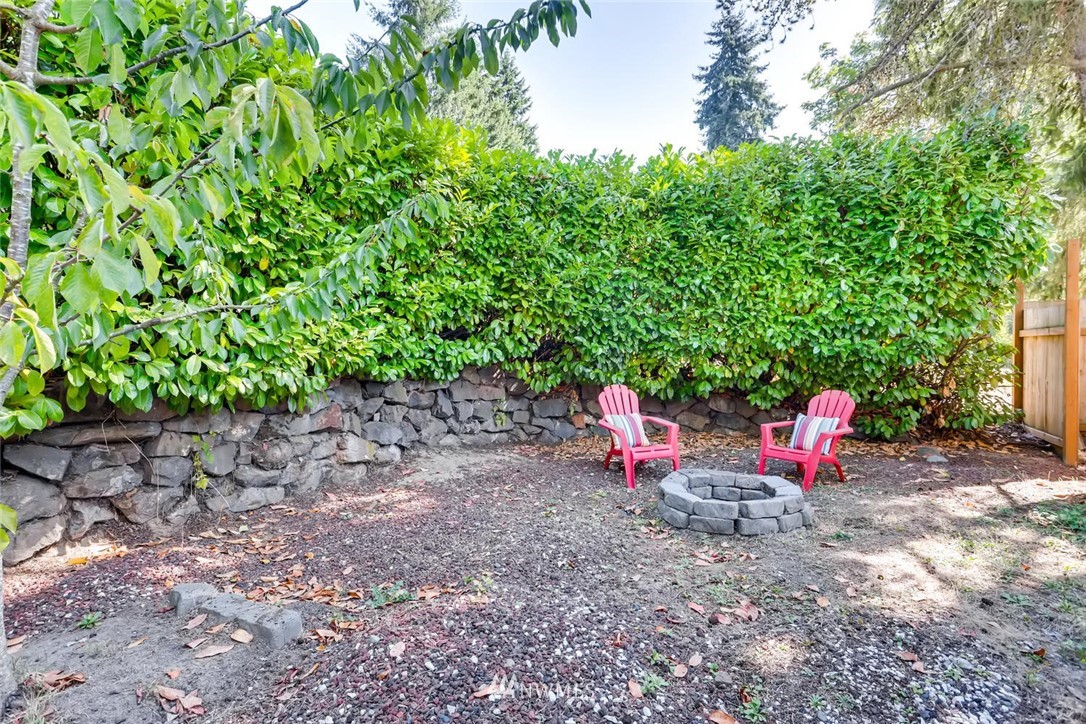 2025 Northeast 27th Street Renton, WA 98056 - Photo 14 of 25