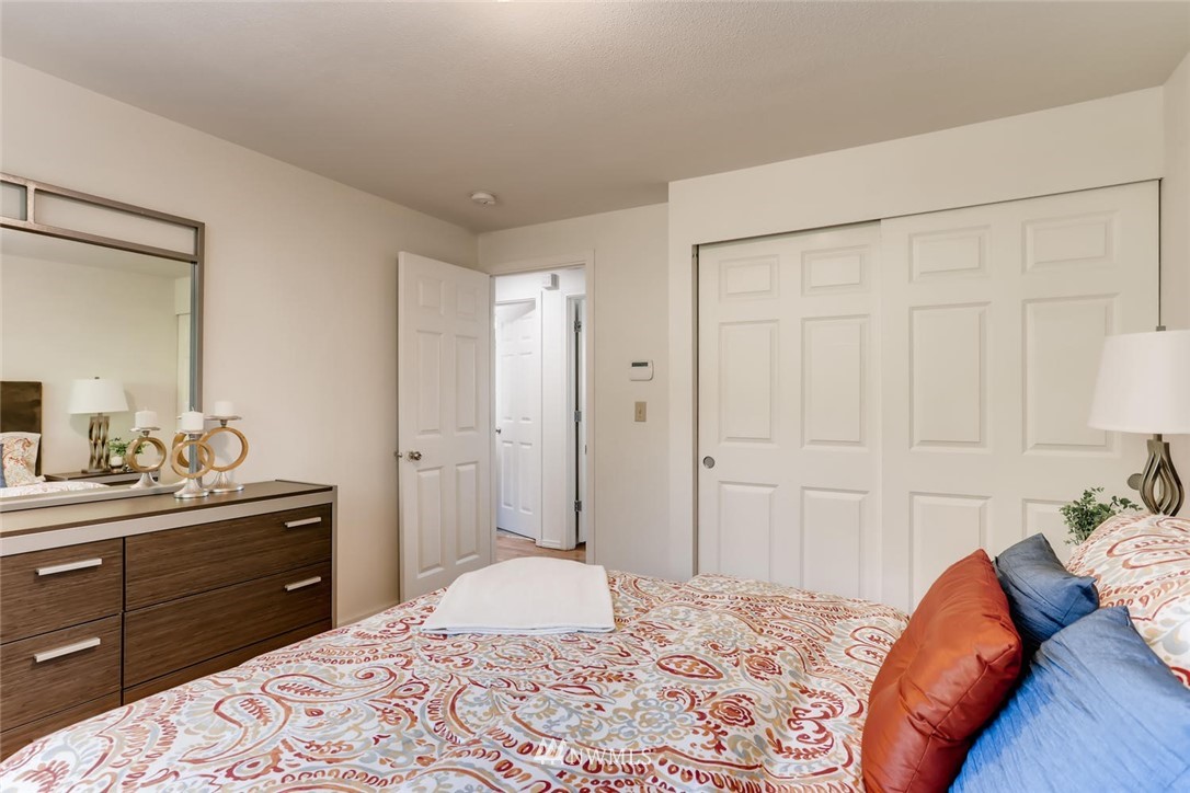 2025 Northeast 27th Street Renton, WA 98056 - Photo 18 of 25