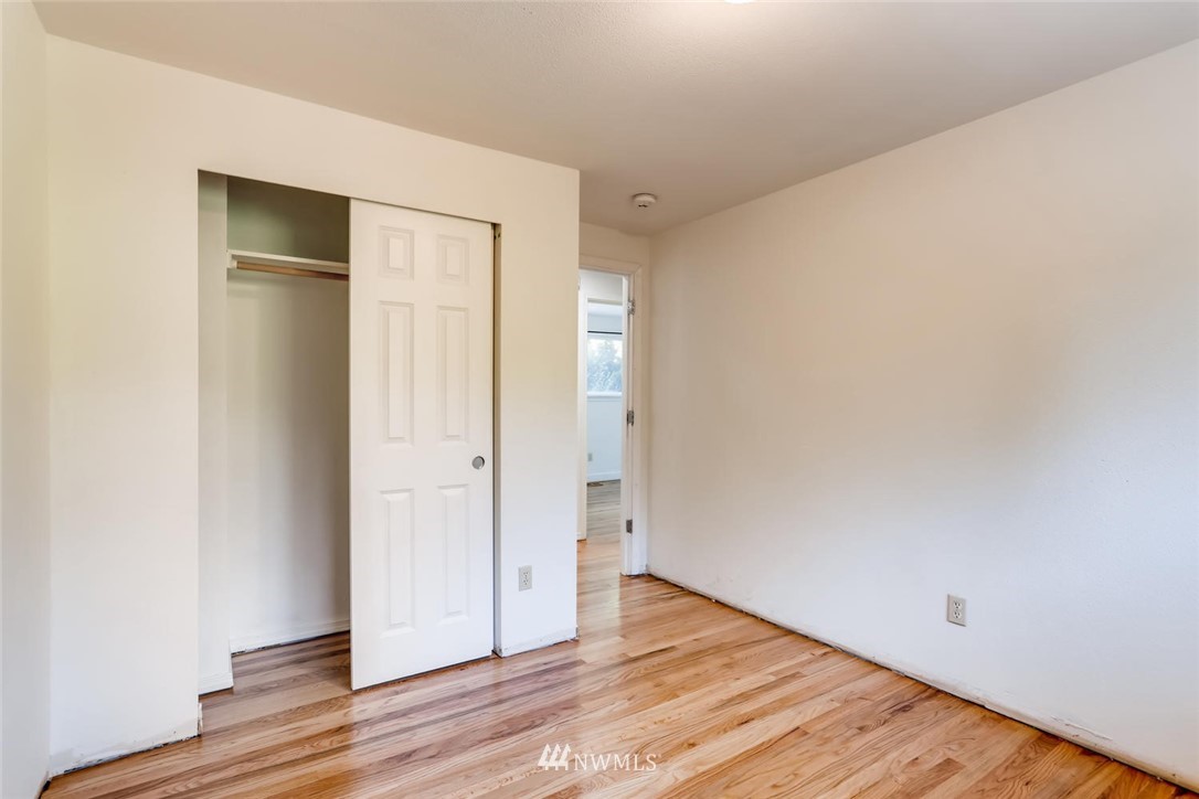 2025 Northeast 27th Street Renton, WA 98056 - Photo 21 of 25
