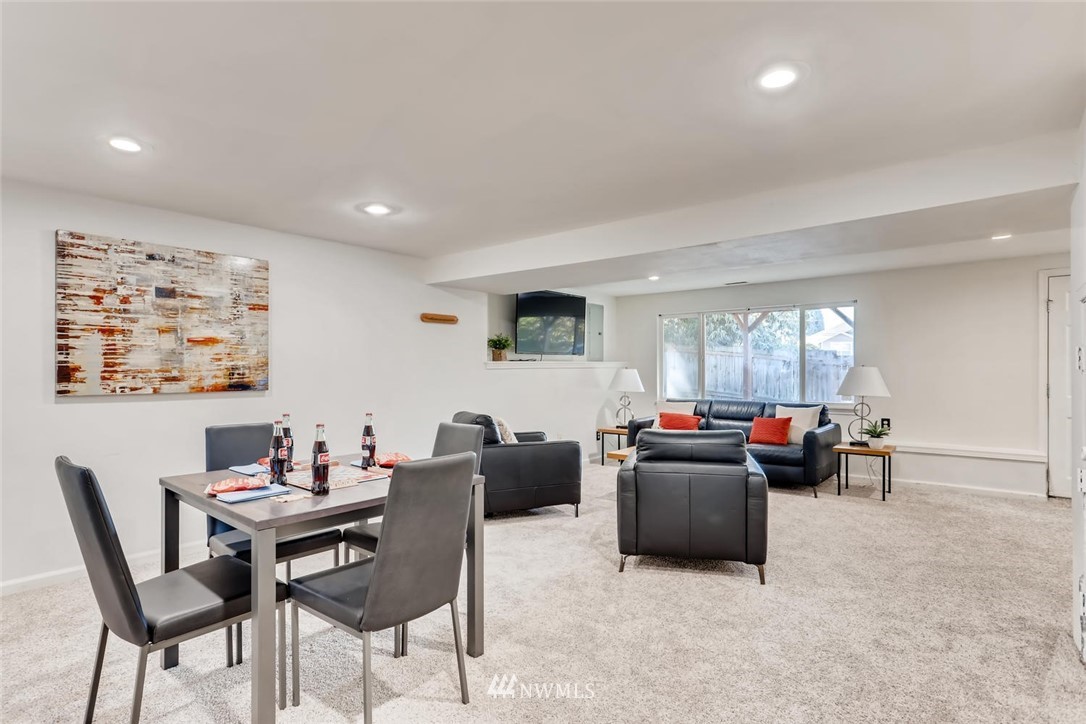 2025 Northeast 27th Street Renton, WA 98056 - Photo 23 of 25