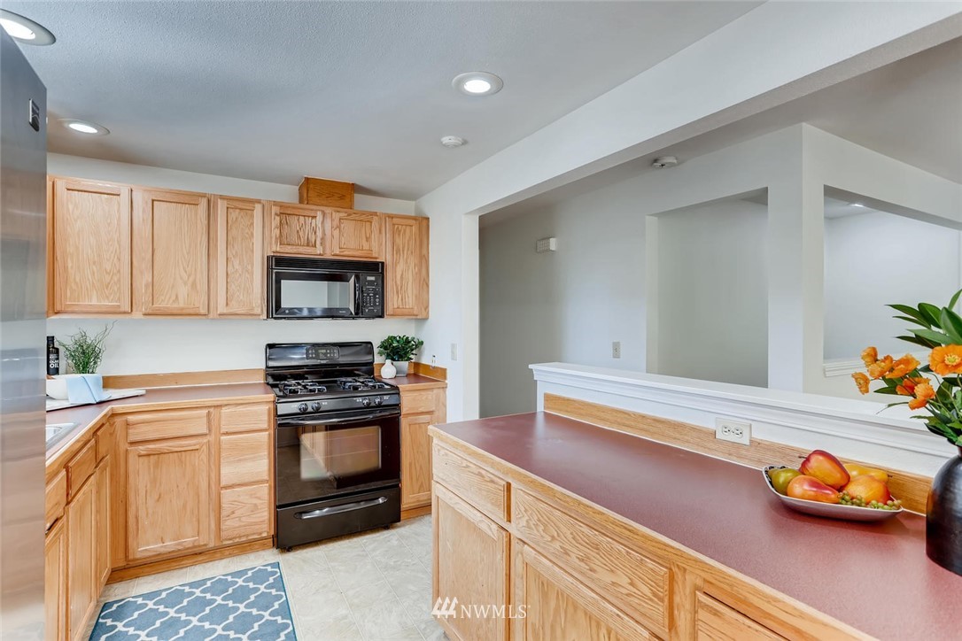 2025 Northeast 27th Street Renton, WA 98056 - Photo 7 of 25