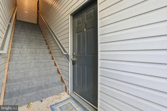 $1,999 | 9212 Azure Court, Unit 102, Manassas, VA 20110