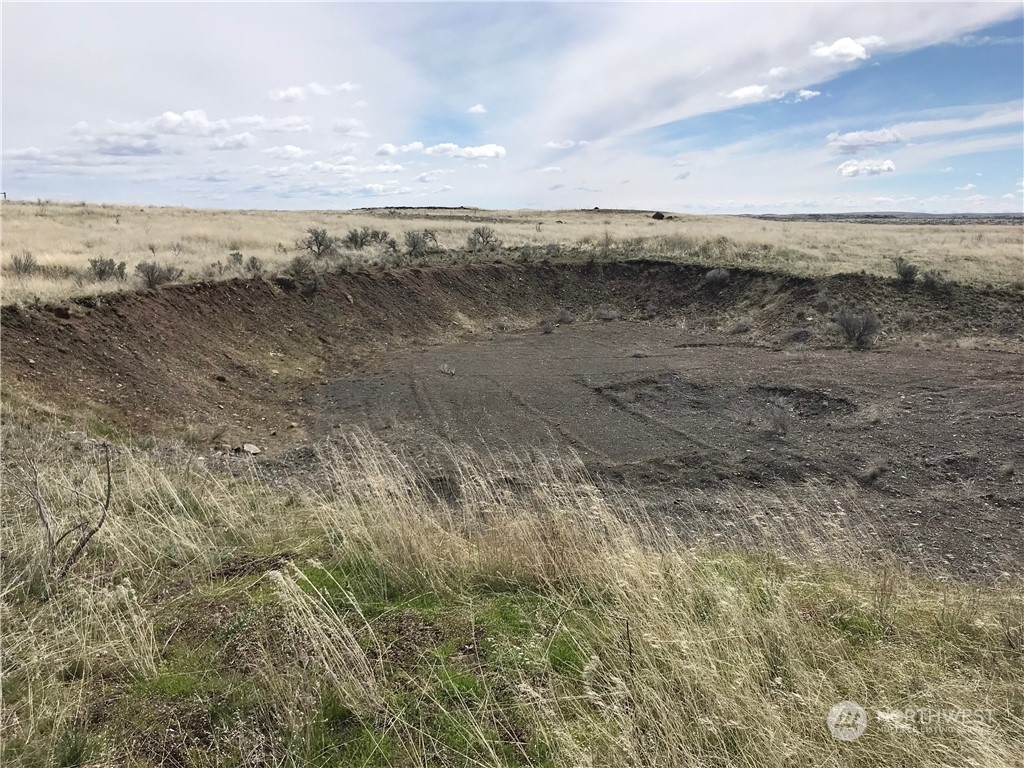 32761 Northeast K Road Coulee City, WA 99115 - Photo 11 of 27 a view of an ocean beach