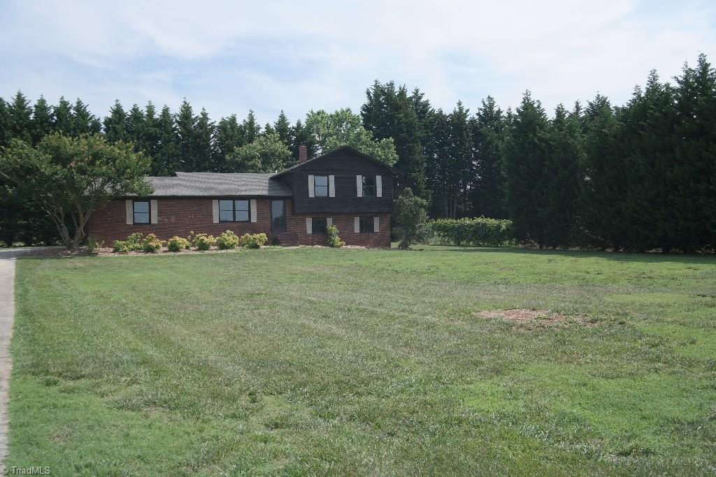 1260 Community Road Lexington, NC 27295 - Photo 13 of 13 view of home and large lot