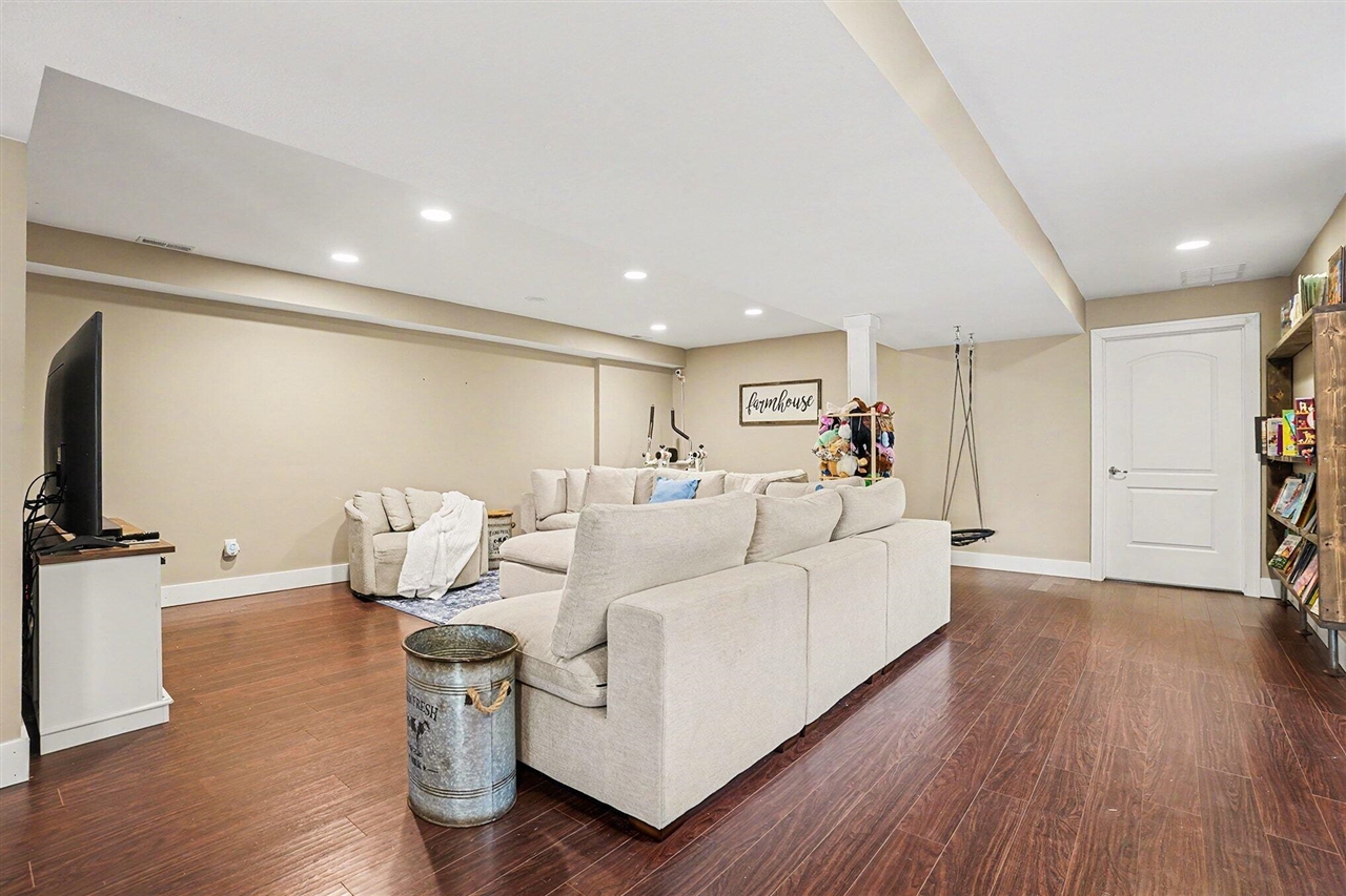 31800 Pine Ridge Circle Lawton, MI 49065 - Photo 21 of 37