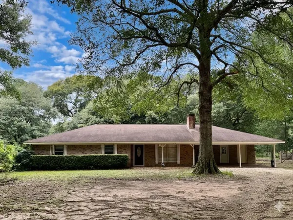 $335,000 | 353 County Road 722, Buna, TX 77612