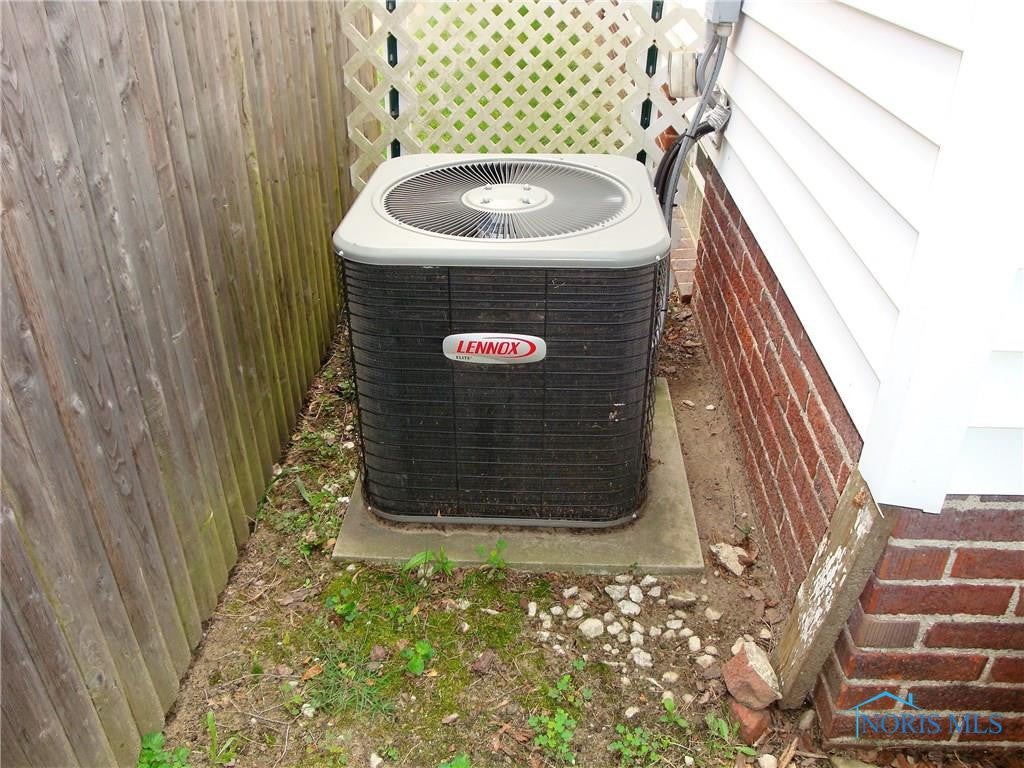 3849 Sherbrooke Road Toledo, OH 43613 - Photo 4 of 26 Gallery Image 4