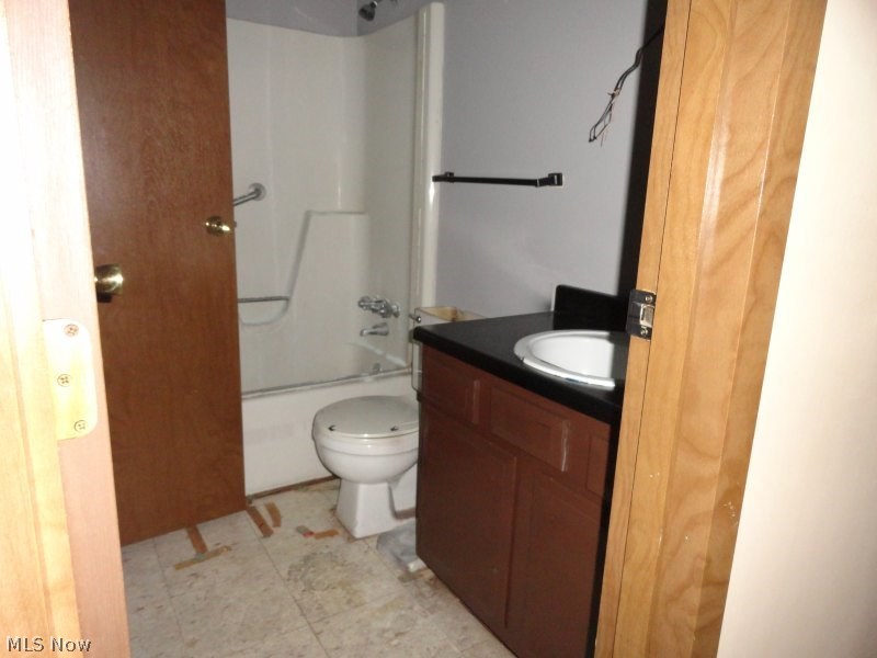 5215 Cline Road, Unit F Kent, OH 44240 - Photo 9 of 11 Gallery Image 9