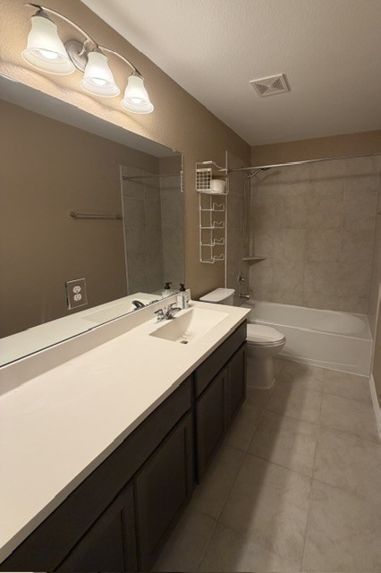 7118 Elgin Street Pearland, TX 77584 - Photo 8 of 18 2nd bathroom