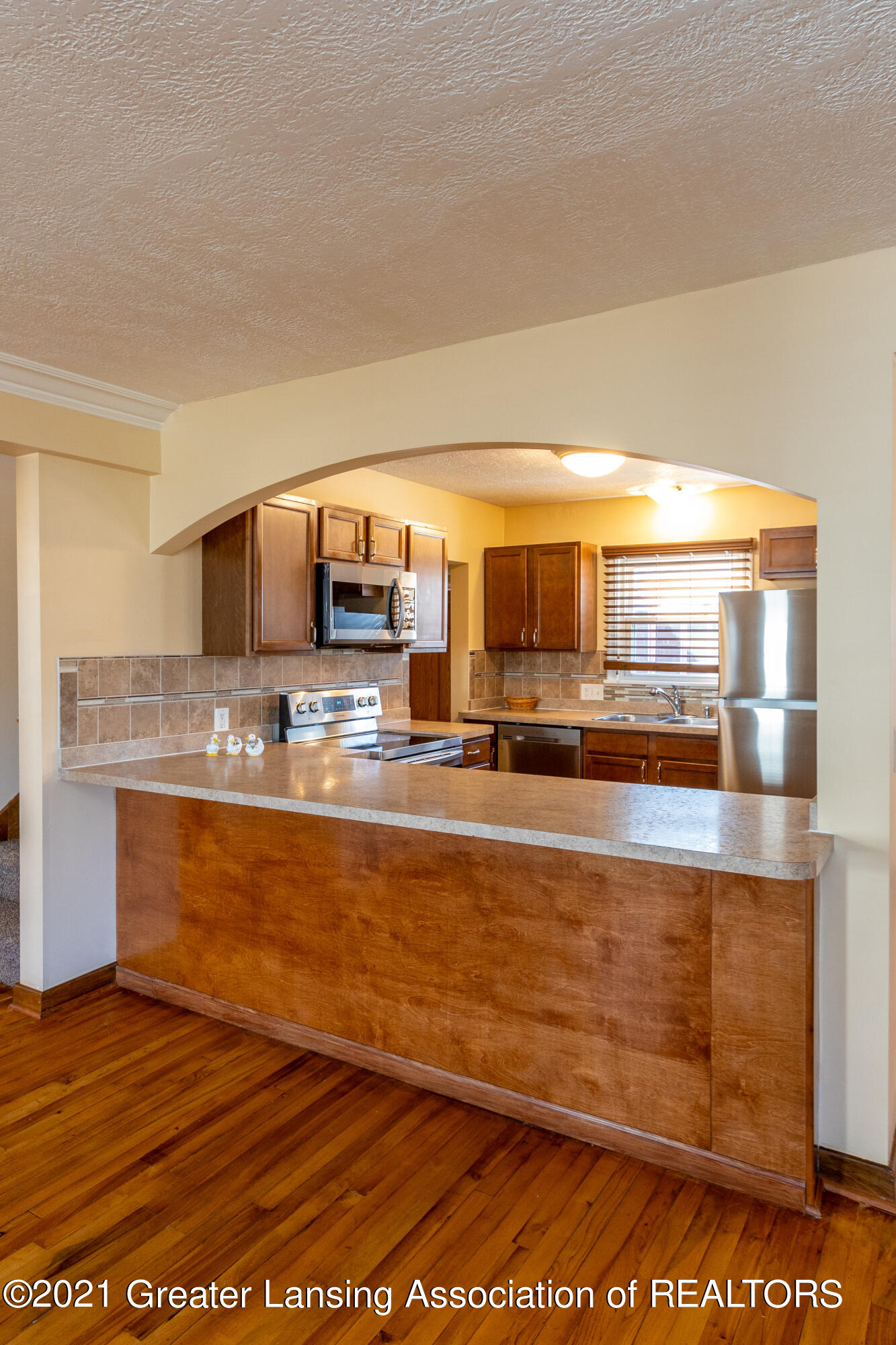 1785 Hamilton Road Okemos, MI 48864 - Photo 11 of 54 Living Room/Kitchen