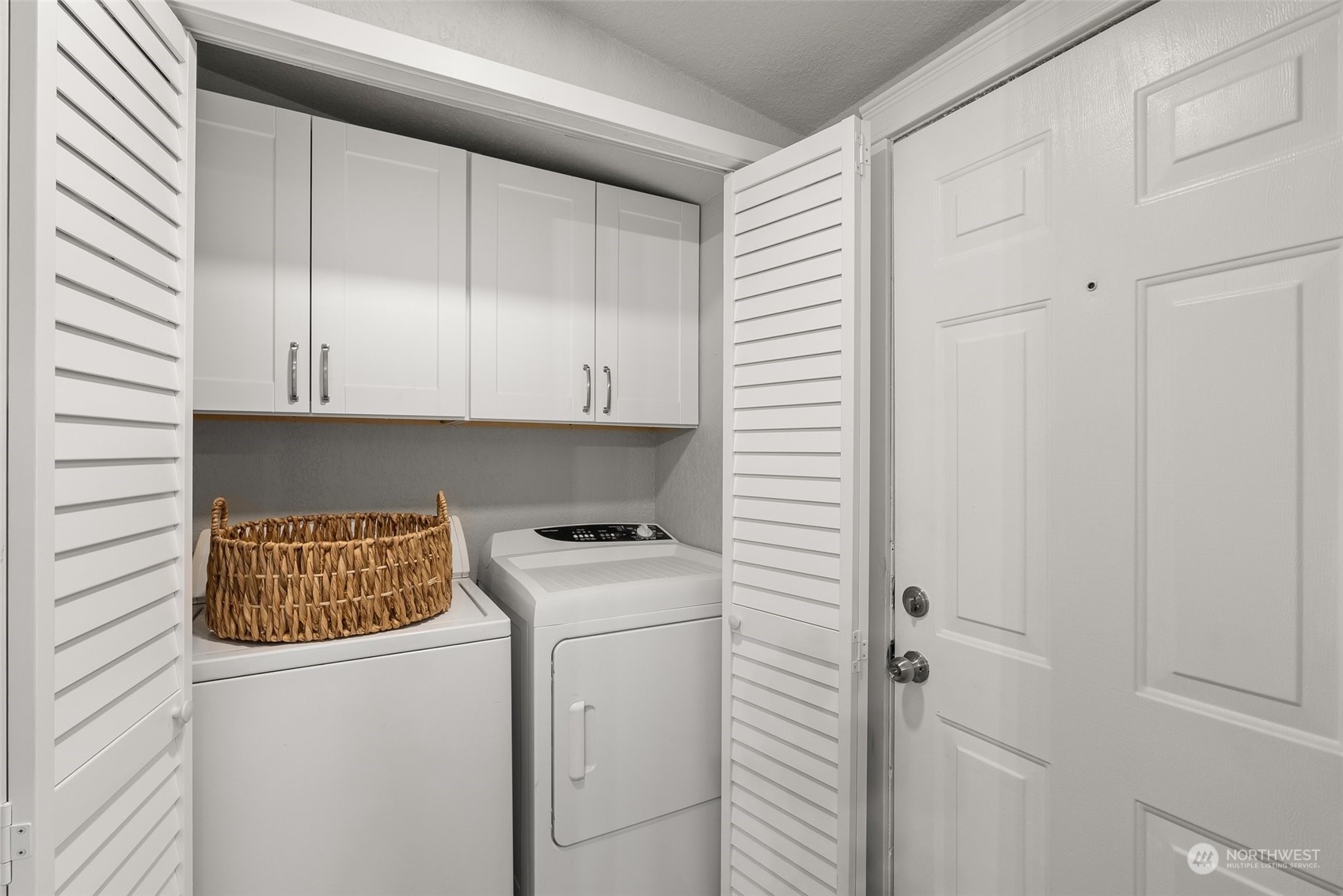 951 Heath Road Sequim, WA 98382 - Photo 30 of 34 a utility room with dryer and washer