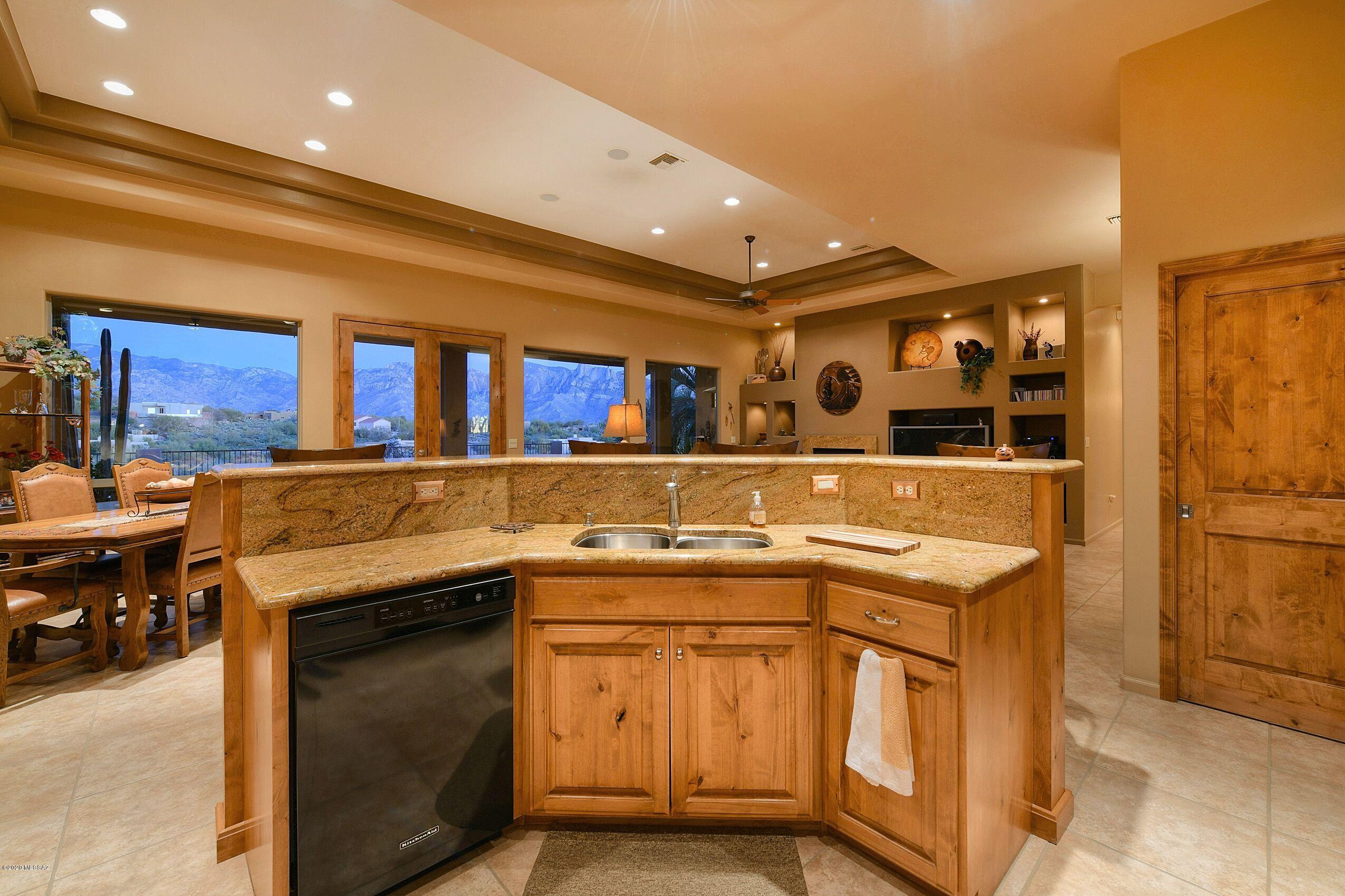 12482 North Copper Spring Trail Oro Valley, AZ 85755 - Photo 7 of 24