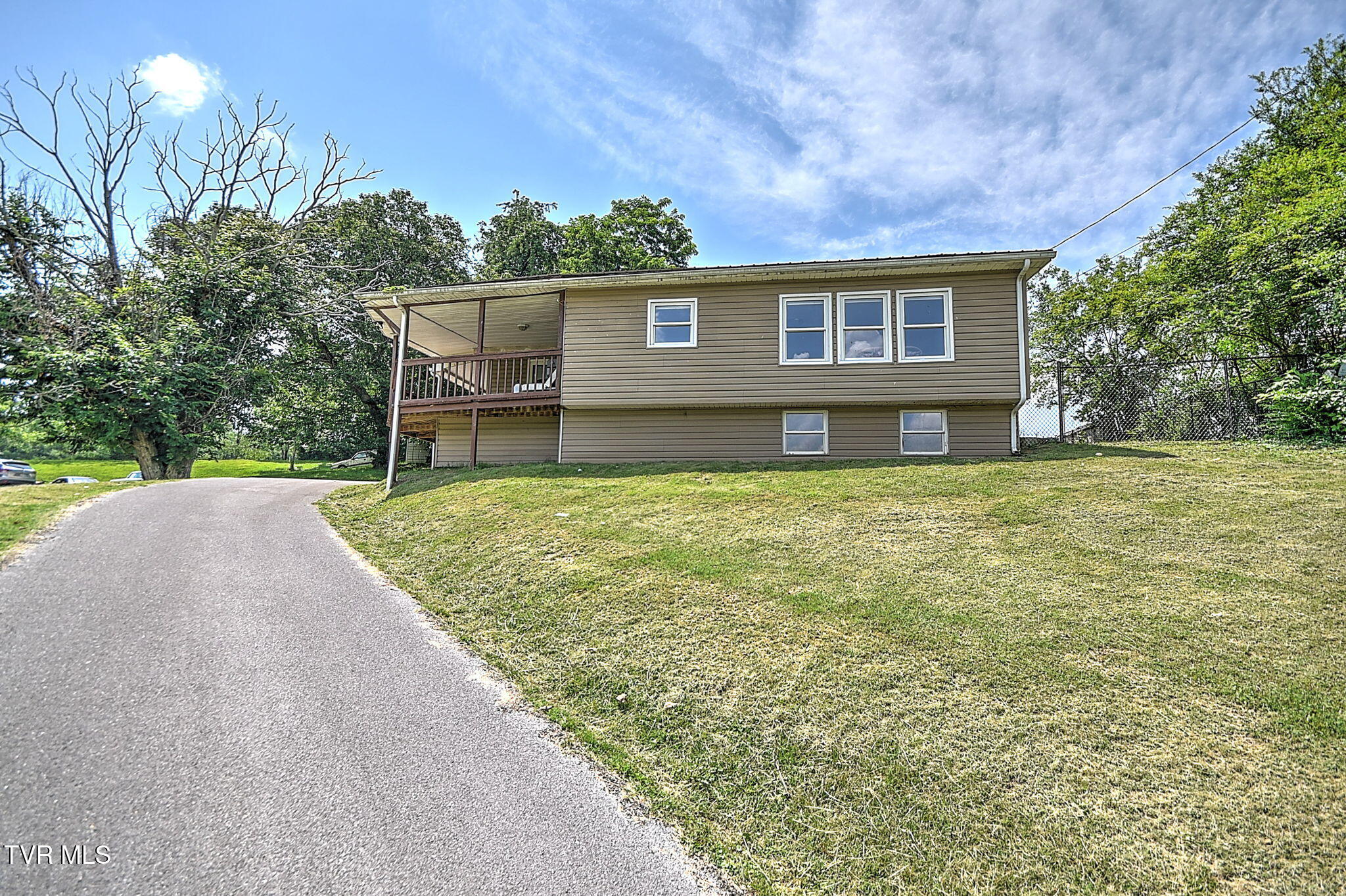 36-web-or-mls-7613 Reedy Creek JG
