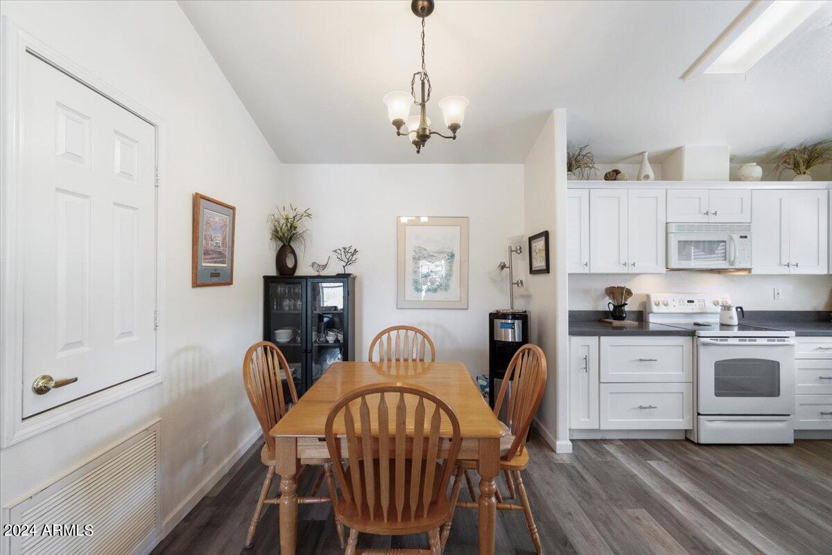 8865 East Baseline Road, Unit 531 Mesa, AZ 85209 - Photo 7 of 27 Dining Area