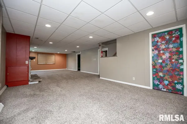$267,000 | 6315 North Post Oak Road, Peoria, IL 61615