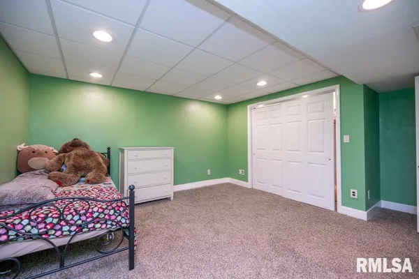 $267,000 | 6315 North Post Oak Road, Peoria, IL 61615