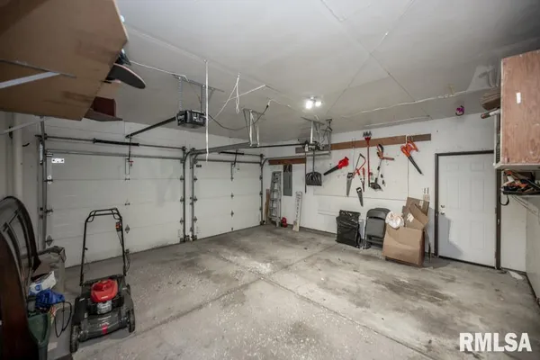 $267,000 | 6315 North Post Oak Road, Peoria, IL 61615