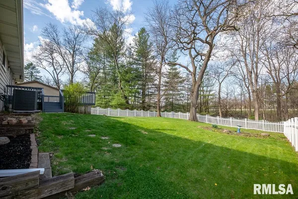 $267,000 | 6315 North Post Oak Road, Peoria, IL 61615